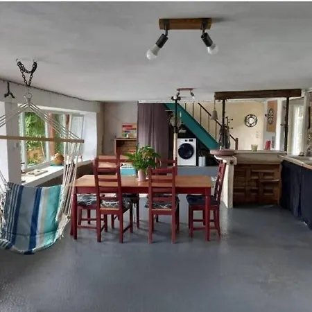 Maison Avec Jardin En Bord De Rivière *