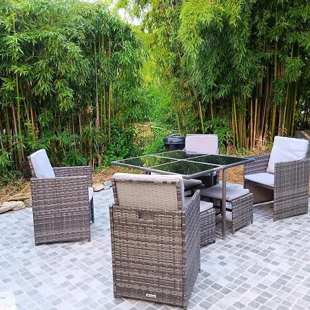 Maison Avec Jardin En Bord De Riviere *