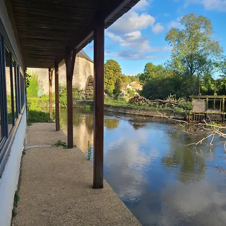Maison Avec Jardin En Bord De Rivière *